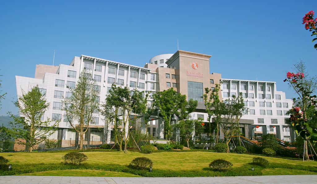 Ramada Plaza By Wyndham Chongqing West Hotel Exterior foto