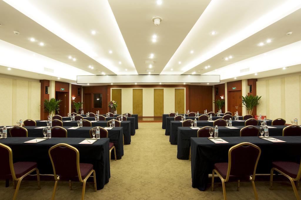 Ramada Plaza By Wyndham Chongqing West Hotel Exterior foto